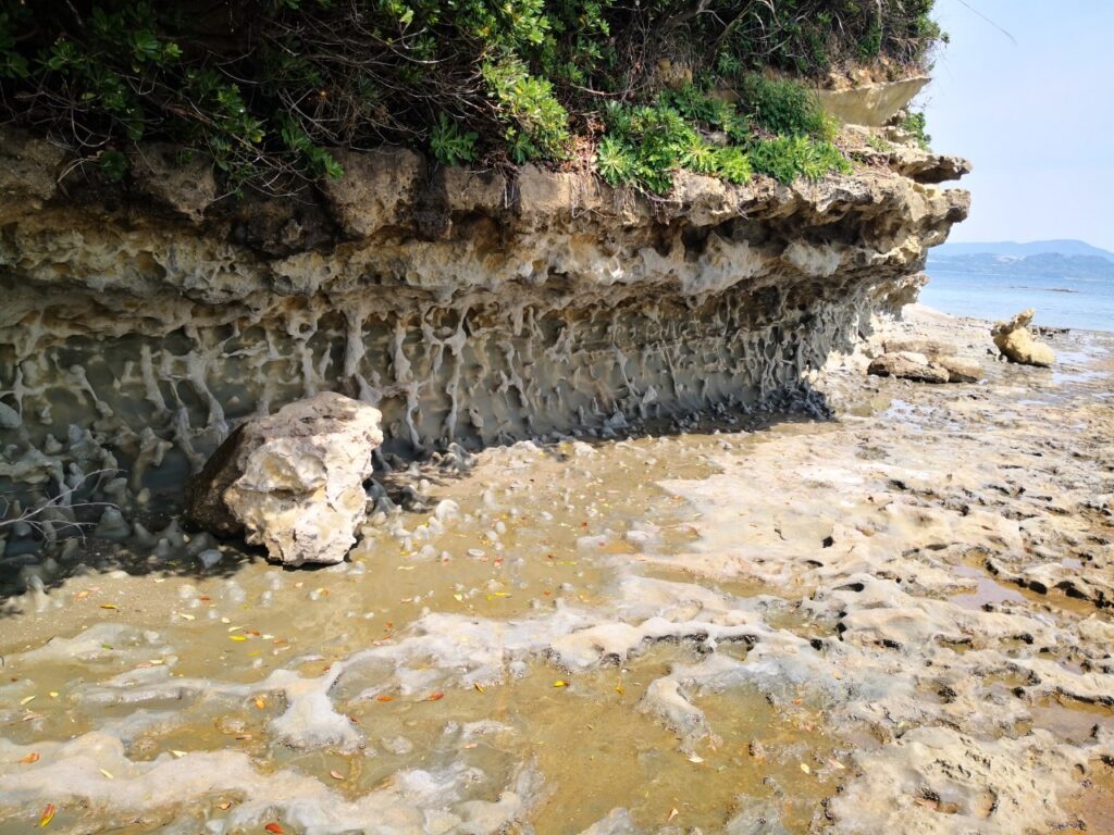 馬島の地層